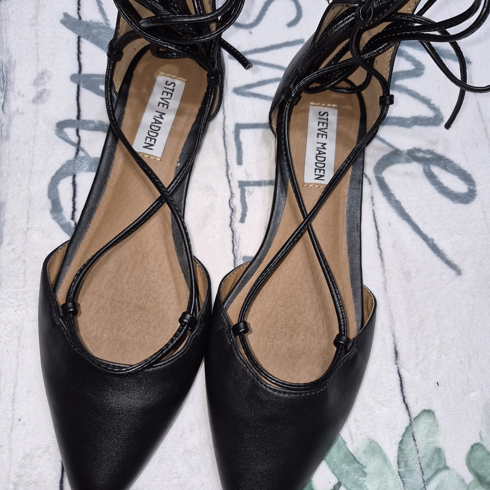 Steve Madden Black Pointed Toe Lace-Up Flats